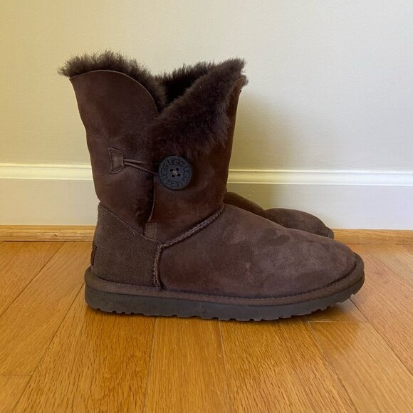 UGG Australia Bailey Button Boots Women’s Size 8 Chestnut Brown Suede Shearling - Picture 3 of 11